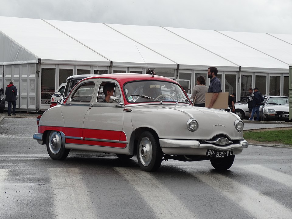 Файл:Panhard Dyna Z EuroCitro 2014.jpg