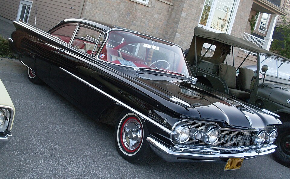 Файл:'59 Oldsmobile Dynamic 88 (Auto classique St-Lin-Laurentides '13).JPG