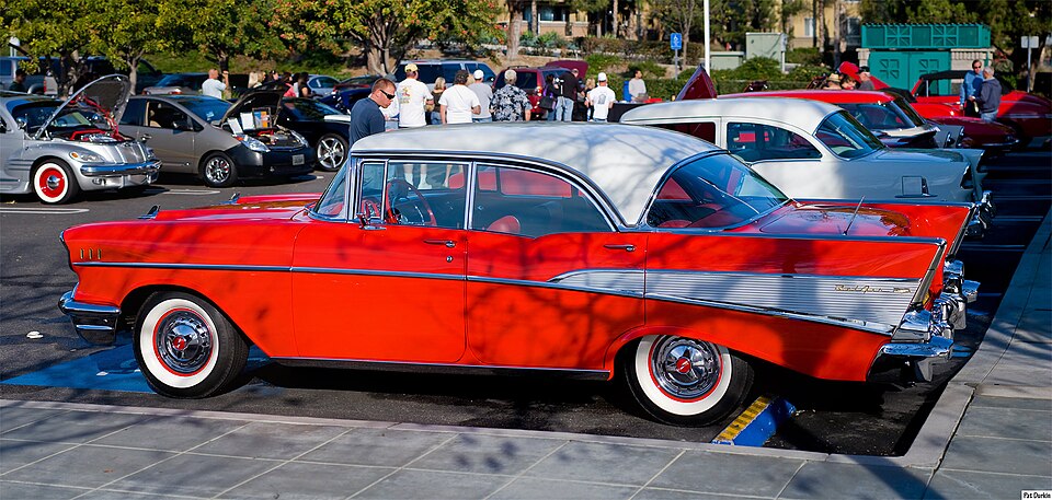 Файл:1957 Chevrolet Bel Air Sport Sedan - rear left.jpg