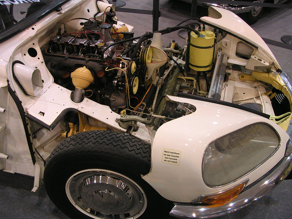 Файл:Citroën Schnitt-DS Motor.jpg