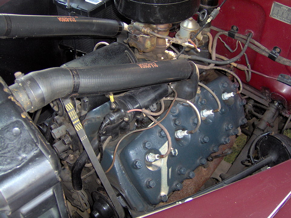 Файл:1942 Ford Super Deluxe engine.JPG