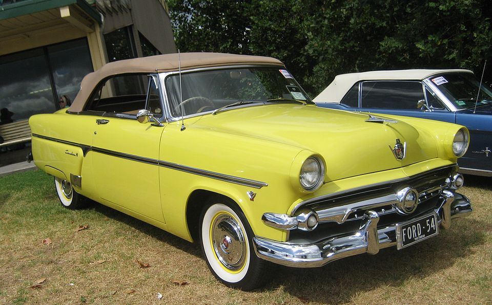 Файл:1954 Ford Crestline Sunliner Convertible.jpg